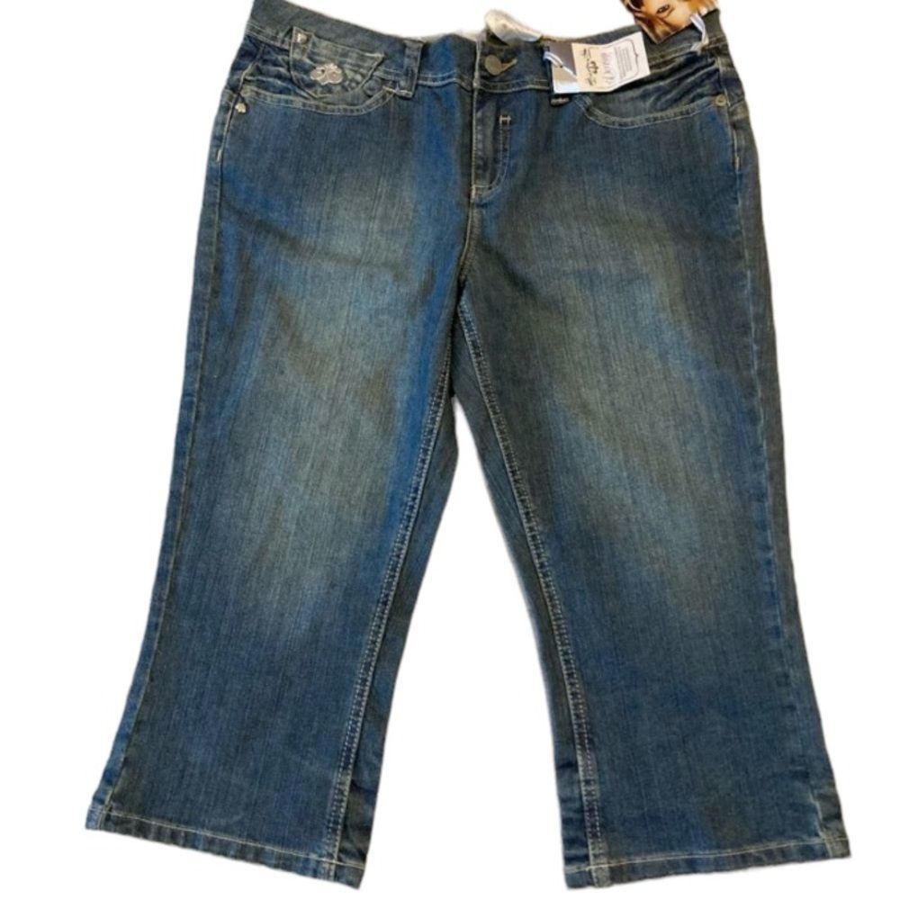 Dereon Capri jeans Size 9 NWT